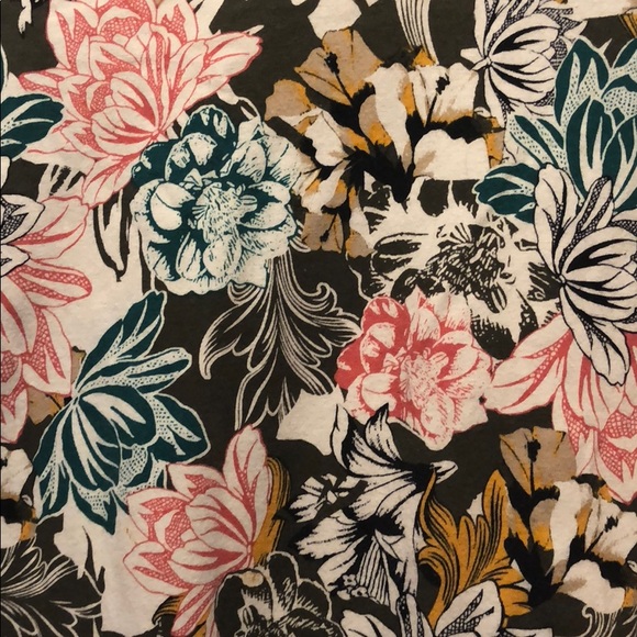 Top - Picture 2 of 2